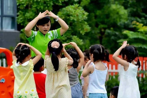 貴陽男孩子學什么幼師中專學校好