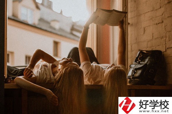 寧遠(yuǎn)縣九峰職業(yè)中專學(xué)校好不好？宿舍怎么樣？