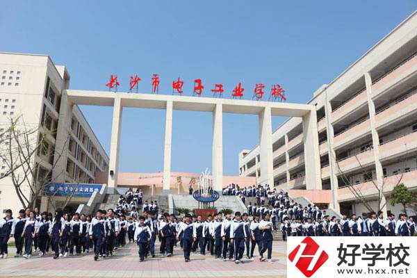 長(zhǎng)沙市有哪些中專學(xué)校？它們學(xué)費(fèi)貴不貴？