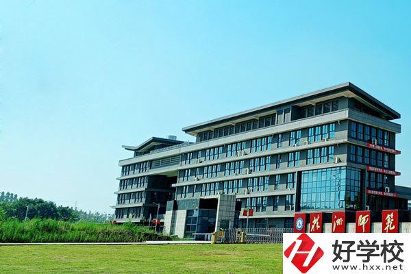 株洲市幼兒師范學(xué)校大門(mén)