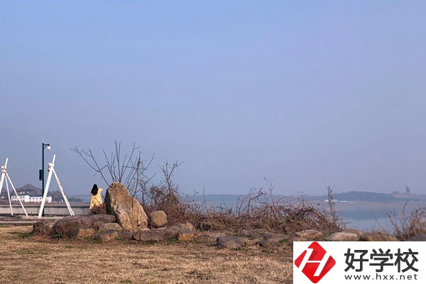 張家界僑輝職業(yè)技術(shù)學(xué)校好不好？辦學(xué)條件有什么特色？