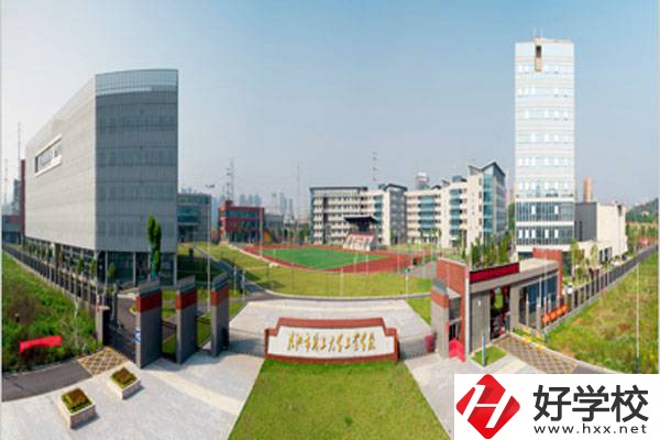 株洲市交通技工學(xué)校的地址在哪？學(xué)費是多少？